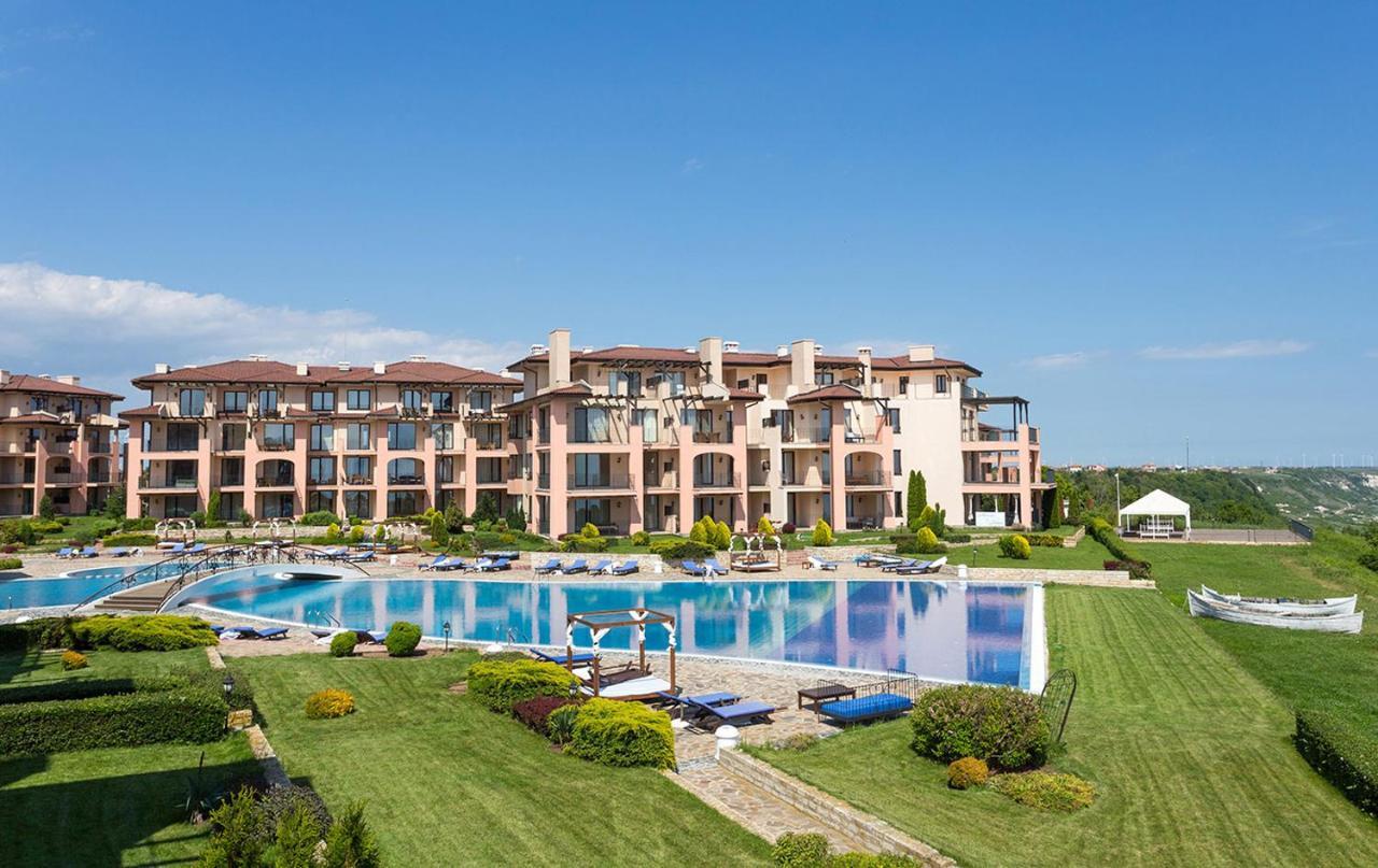 Sea View & Infinity Pool Apartments In Kaliakria Resort Balchik Bagian luar foto