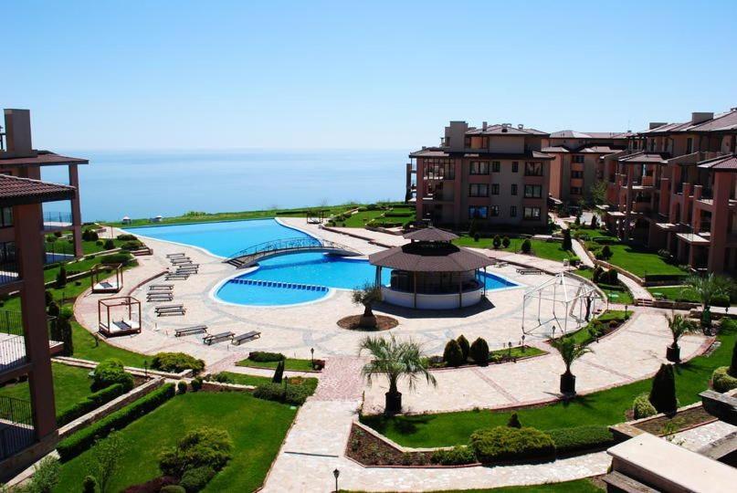 Sea View & Infinity Pool Apartments In Kaliakria Resort Balchik Bagian luar foto
