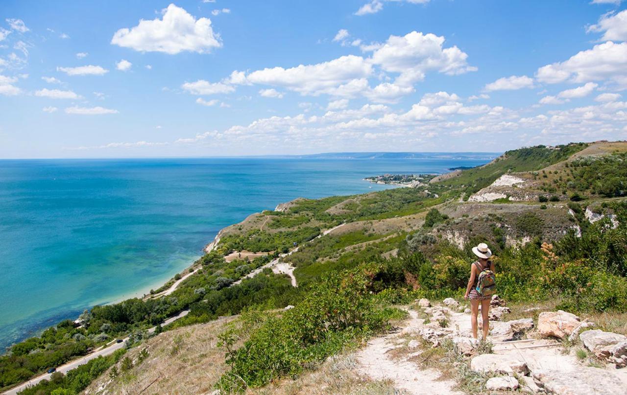Sea View & Infinity Pool Apartments In Kaliakria Resort Balchik Bagian luar foto